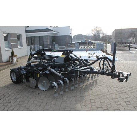Agregat talerzowy półzawieszany z wałem oponowo-transportowym Agro-Tom AT RS